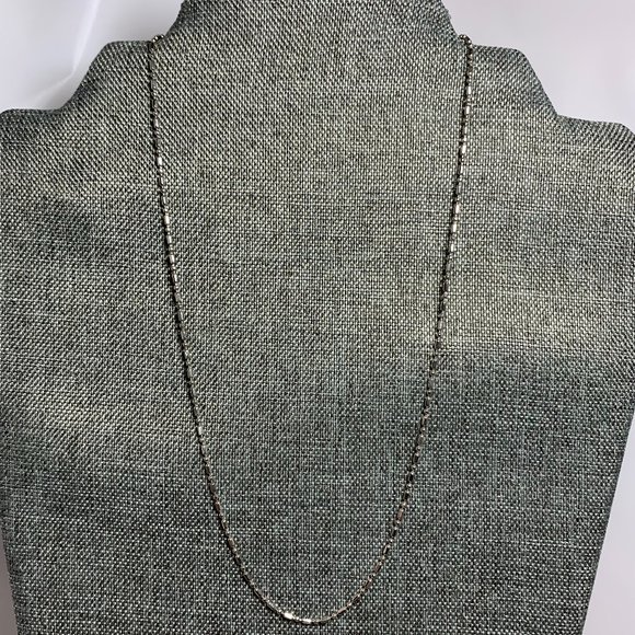 18" Stainless 1mm Faceted Mixed Link Chain. (462) - Picture 1 of 3